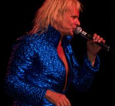 2724 Dave singing