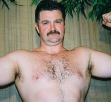 musclebears beefy guys flexing arms