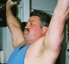 hairy armpits man gym workouts
