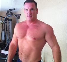 hot muscleman gay dude