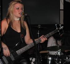 0038 Shannon on bass
