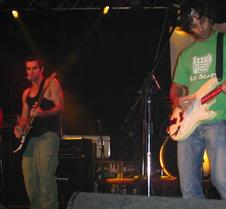 048_guitarists