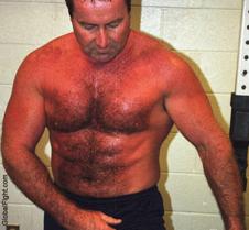 carolina jim flexing big hairy thighs