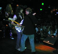 222 MA033 lets get rockin'