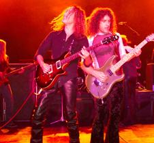 4743 Toshi digs it