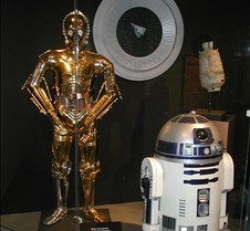 016 C3P0 and R2D2