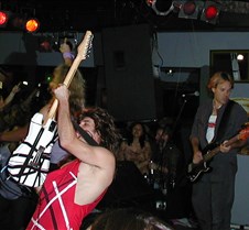013_guitarist_gone_wild