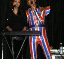 060 singing together