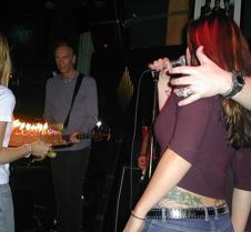 085_Billy_plays_for_the_girls