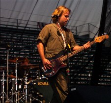 9571 Joe Lester on bass