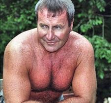 hot redneck daddie leaning over bench