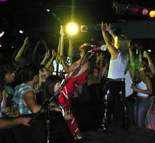 050_VH_salute